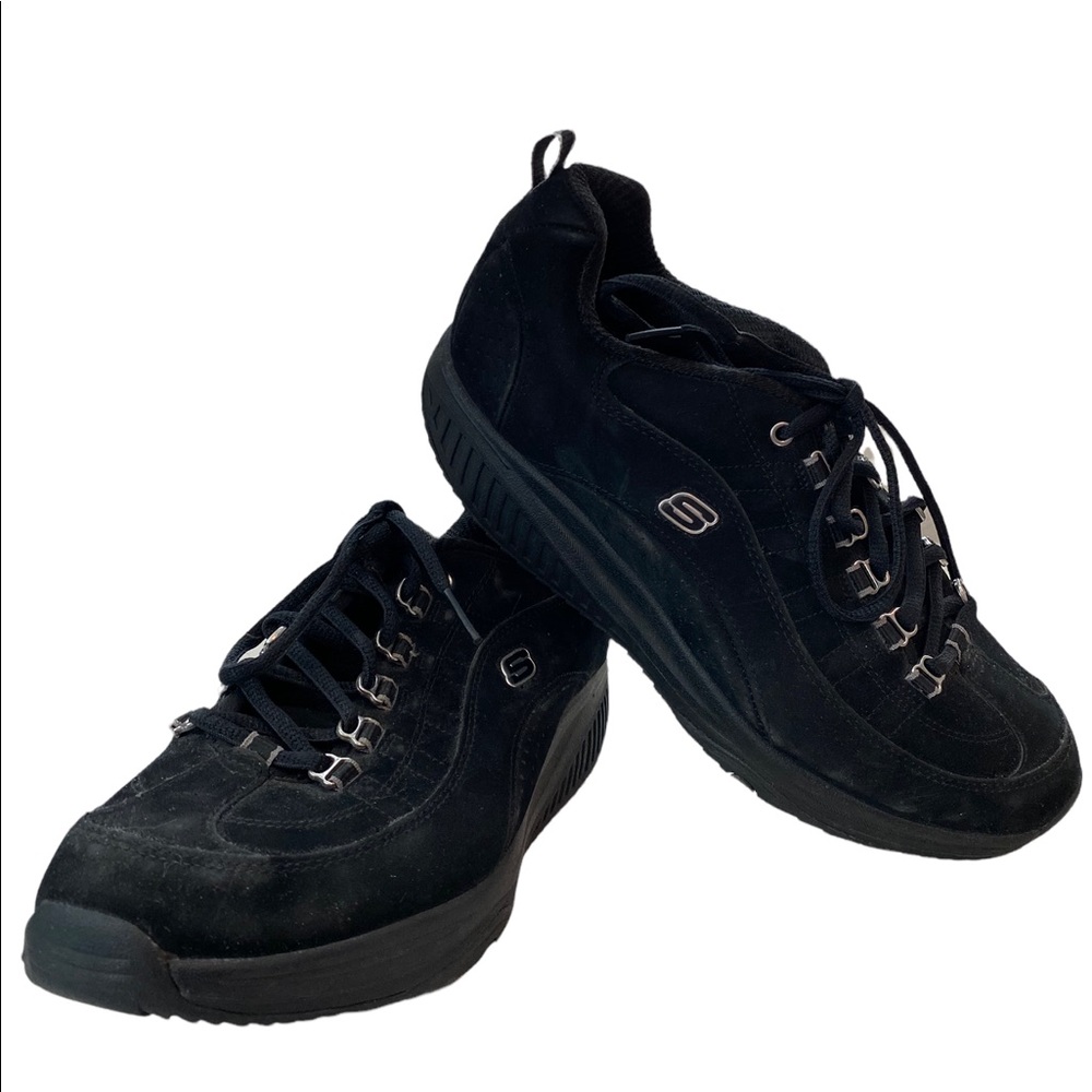 Skechers Women’s Shape-Ups lace up sneakers 9.5